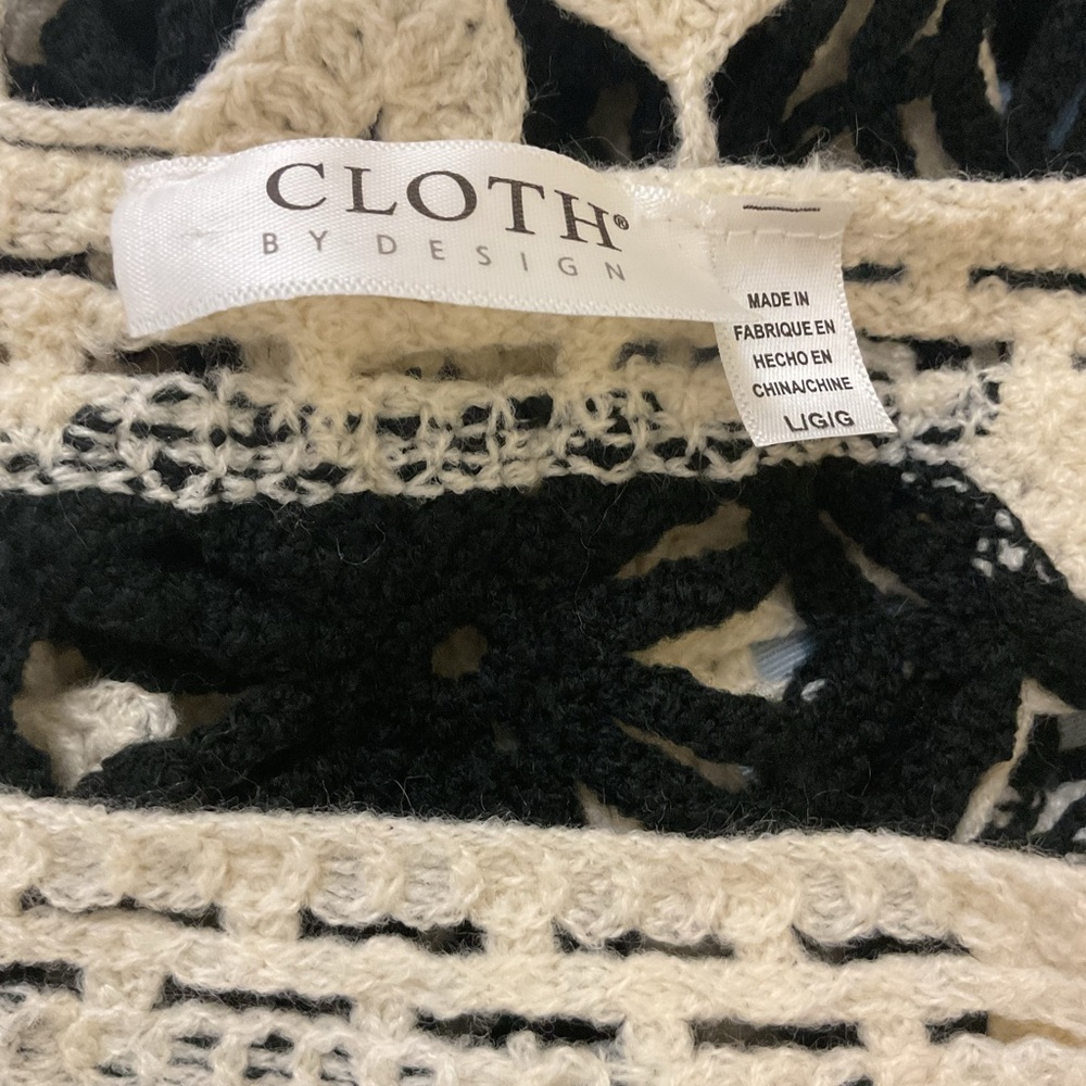 CLOTH BY DESIGN Crochet Top - Picture 3 of 5